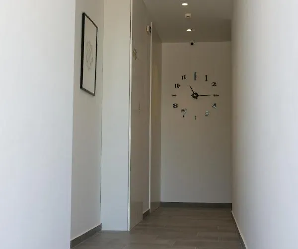 Alojamento de Acomodação e Pequeno-almoço White Trilogy