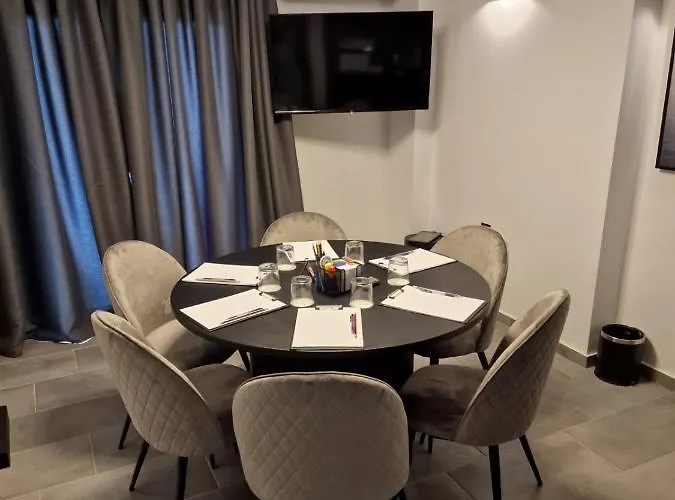 White Trilogy Oda ve Kahvaltı