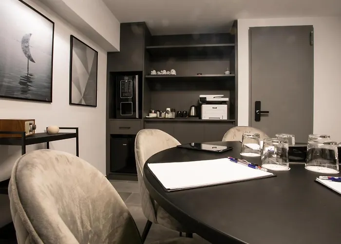 White Trilogy Bed & Breakfast 4*