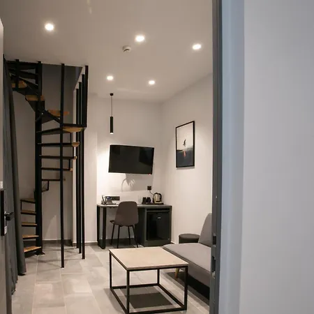 White Trilogy Bed & Breakfast Thessaloniki