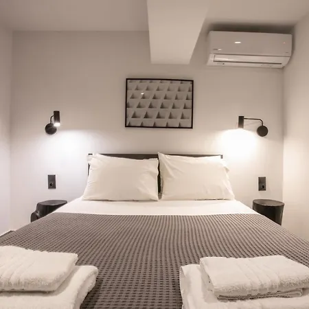 White Trilogy Bed and breakfast