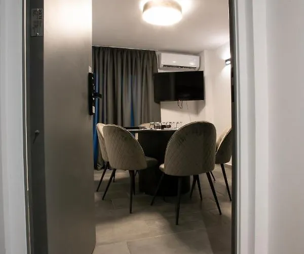 White Trilogy Bed and breakfast